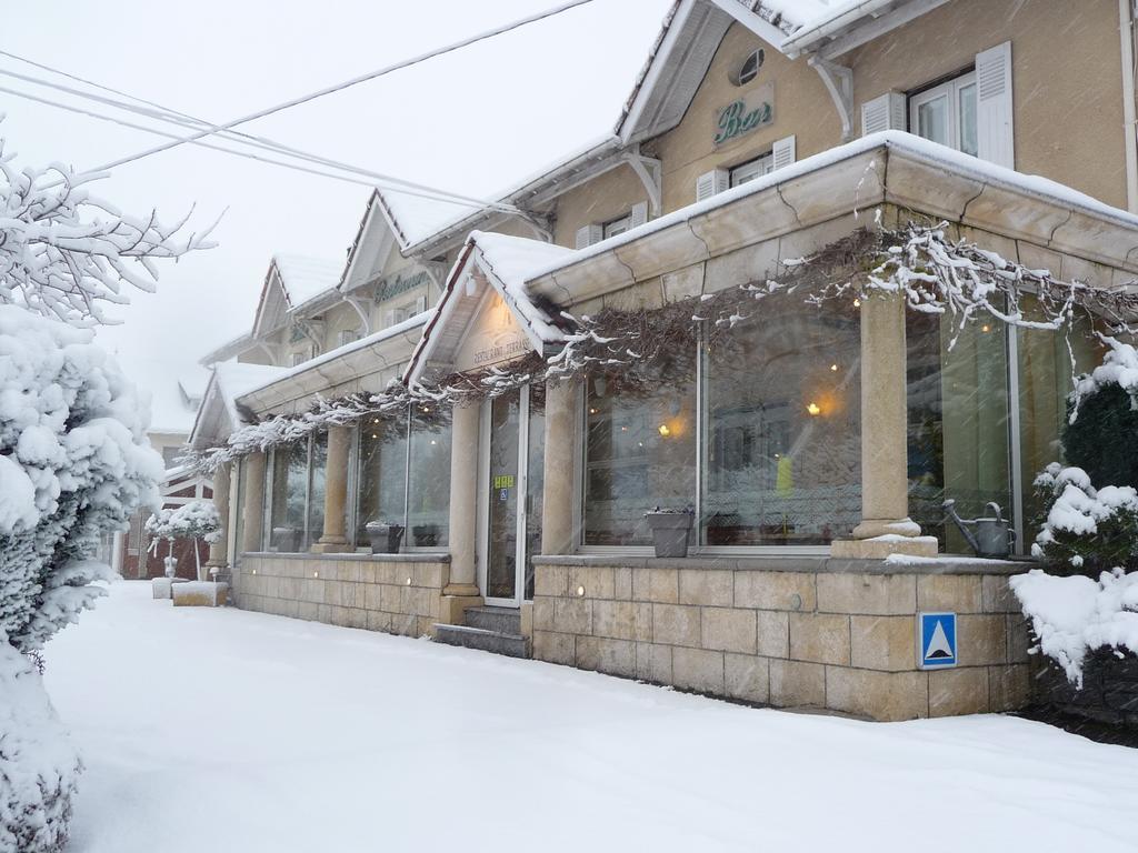 Logis Hotel L'Ayguelade Bielle Екстер'єр фото