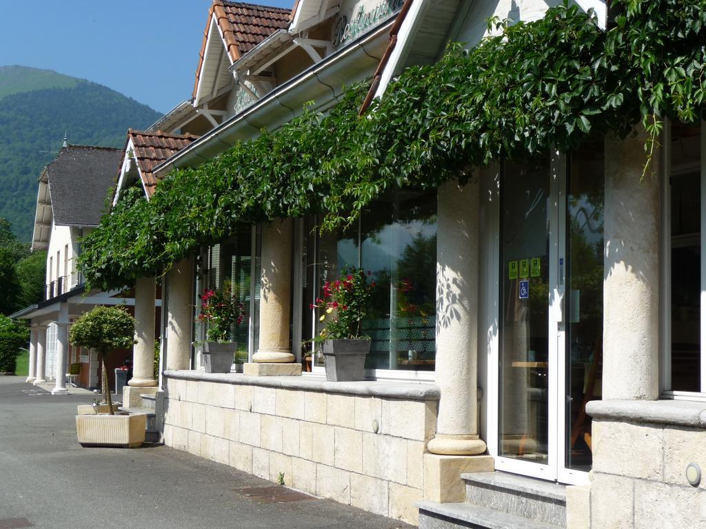 Logis Hotel L'Ayguelade Bielle Екстер'єр фото