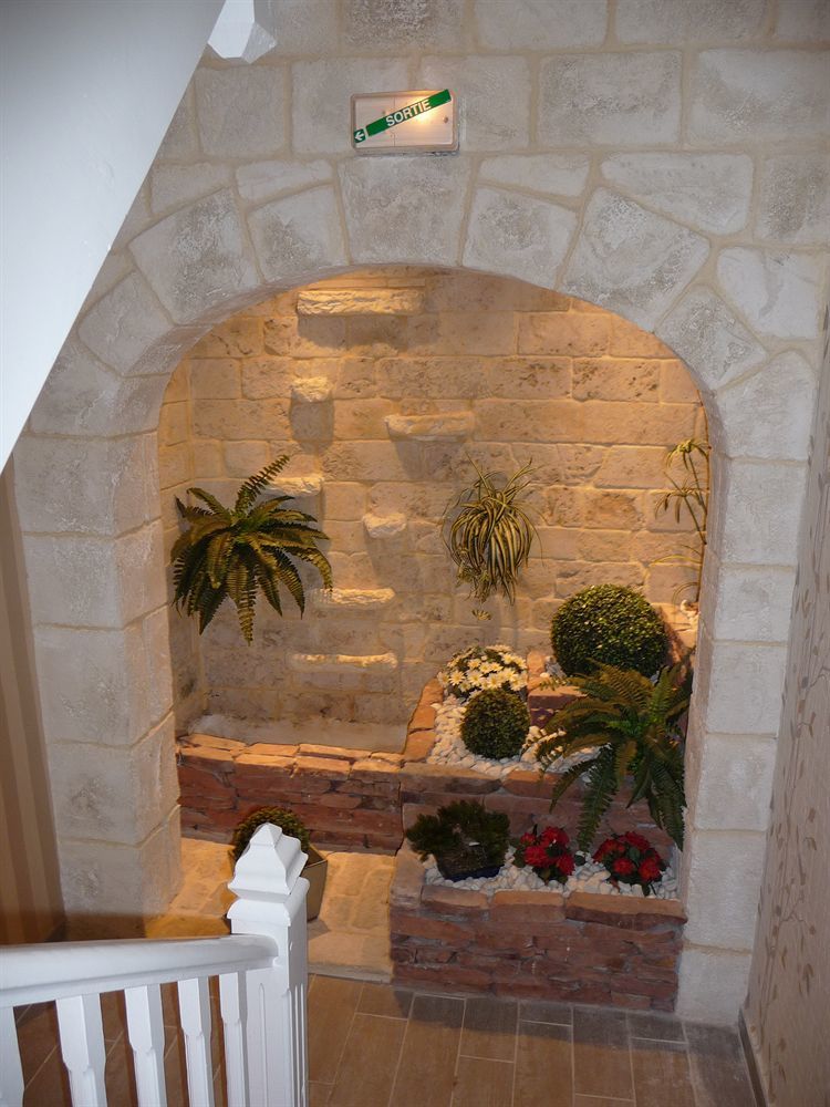 Logis Hotel L'Ayguelade Bielle Екстер'єр фото