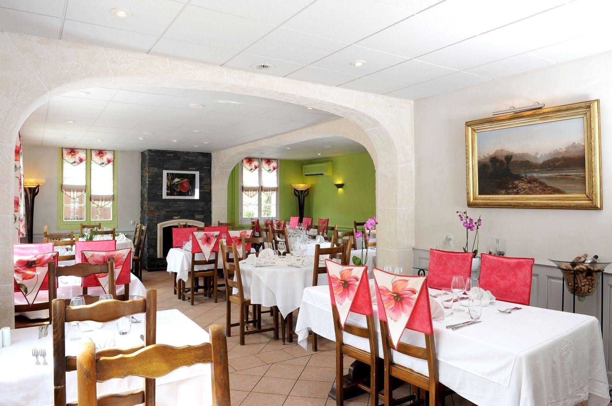 Logis Hotel L'Ayguelade Bielle Екстер'єр фото
