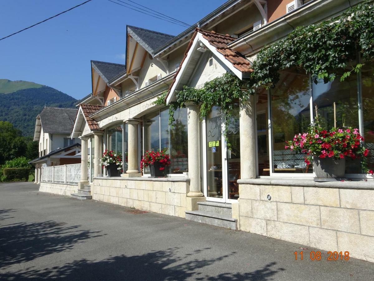 Logis Hotel L'Ayguelade Bielle Екстер'єр фото